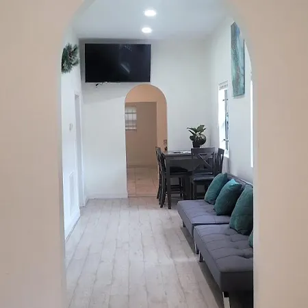Large, Central, Lovely & Cozy 4Bed/2Bath - House By Everbank Stadium Jacksonville Exterior photo