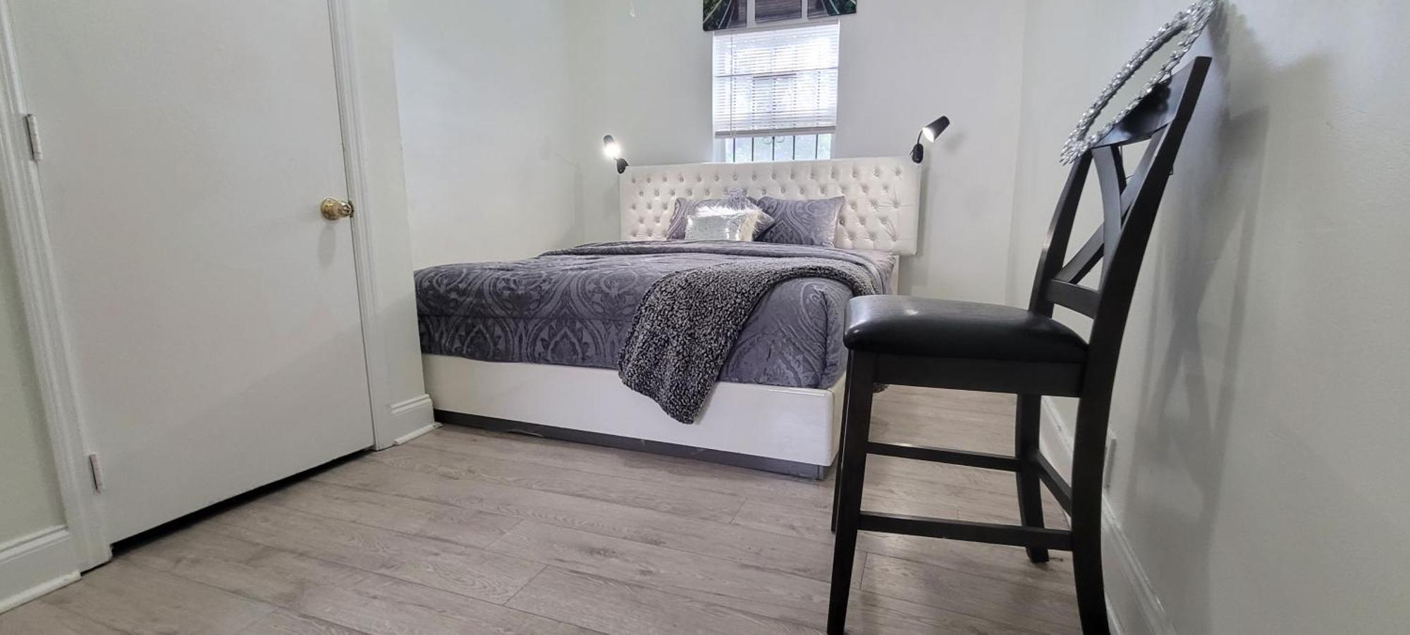 Large, Central, Lovely & Cozy 4bed/2bath - House By Everbank Stadium Jacksonville