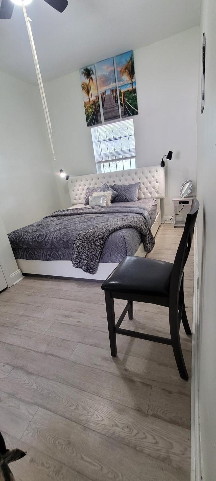 Large, Central, Lovely & Cozy 4bed/2bath - House By Everbank Stadium Holiday home