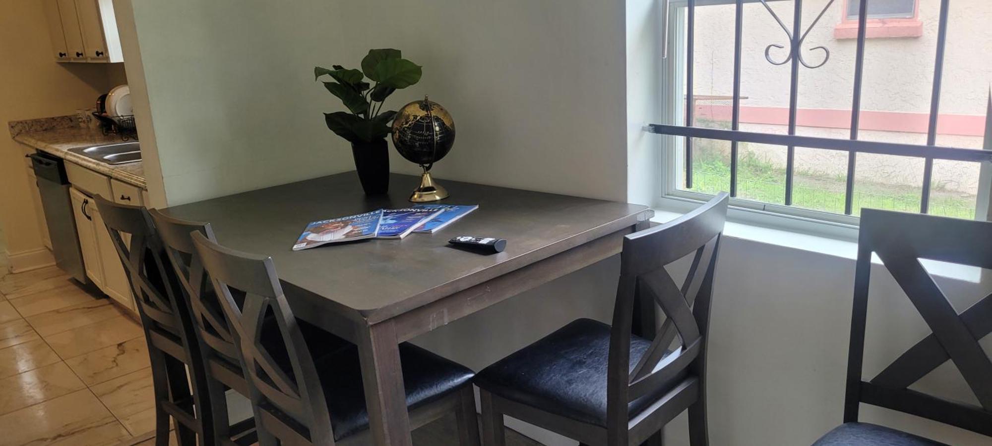 Holiday home Large, Central, Lovely & Cozy 4bed/2bath - House By Everbank Stadium