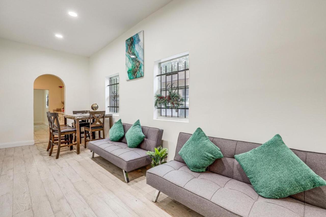 Large, Central, Lovely & Cozy 4bed/2bath - House By Everbank Stadium Jacksonville